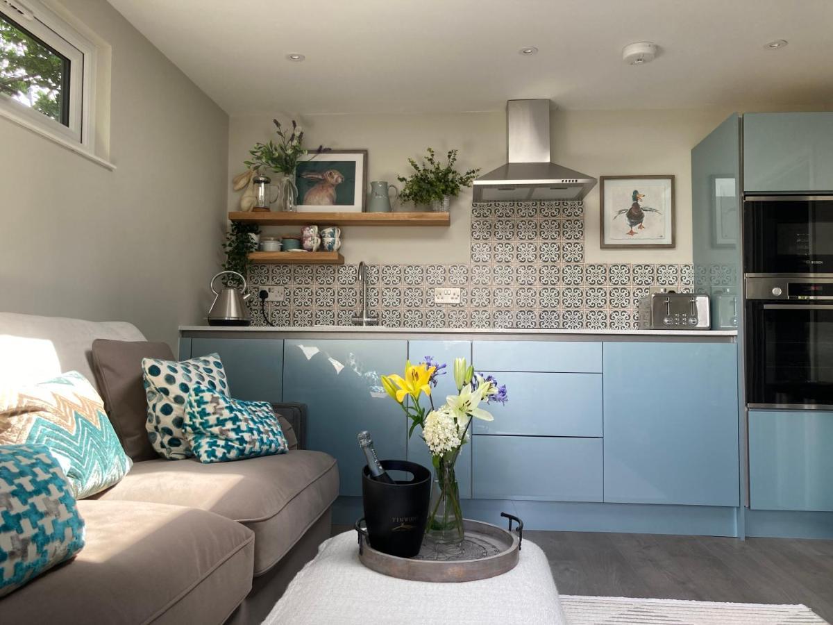 Delightful Self Contained Let In A Village Setting Merston Exterior photo